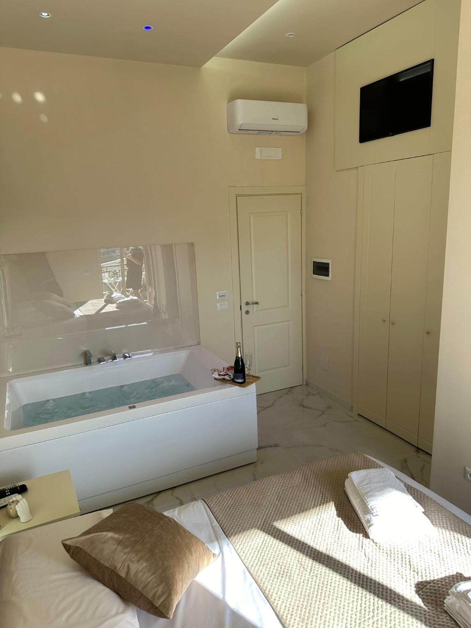 Lovedream Napoli Bagian luar foto